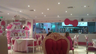 Illustration for article titled My Uncomfortable Lunch At The Hello Kitty Dreams Restaurant